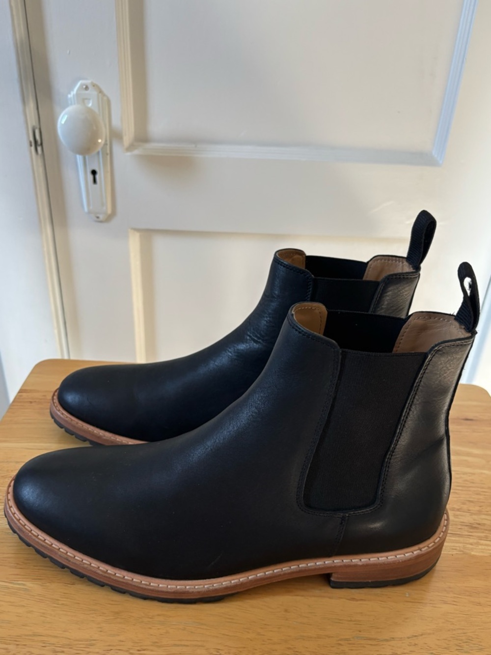 Men's Nisolo Marco Black Leather Chelsea Boots Like New 10 - Picture 2 of 6